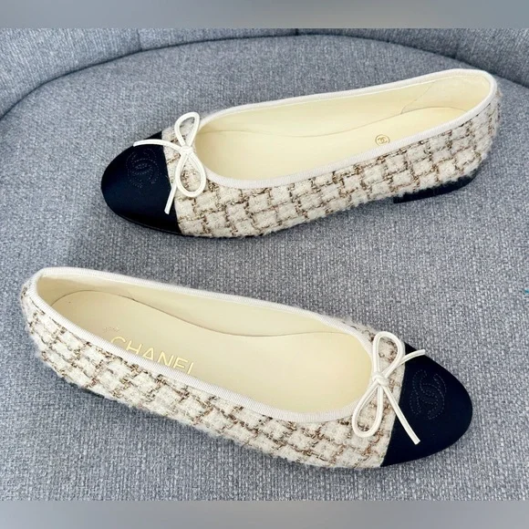 CHANEL 2025K ECRU BEIGE GOLD TWEED BALLET FLATS SIZE 39. New box dust bags - Picture 11 of 16
